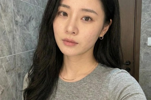 三字女星婚内出轨被抓包丈夫也是圈内人离婚后事业下滑